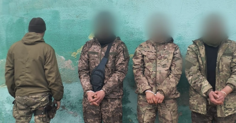 У Карпатах чоловіки спробували потрапити до Румунії, замаскувавшись під прикордонників