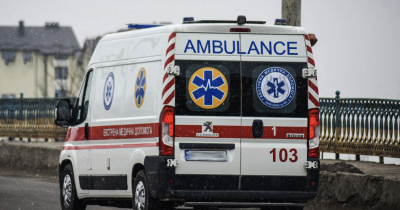 У Херсоні росіяни атакували службове авто медиків: що відомо