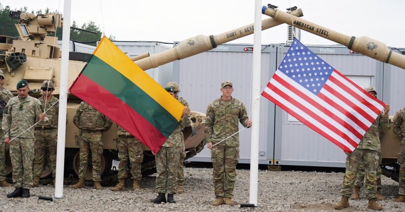 У Литві знайшли броньовану машину зниклих військових США