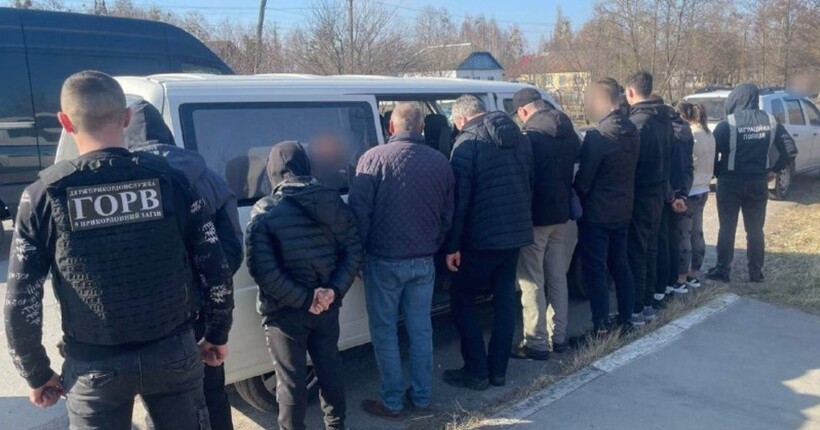 Жінка перевозила чоловіків у ЄС за 120 000 грн: “бізнесвумен” затримано