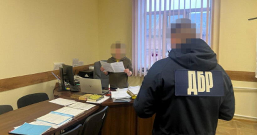 Побиття чоловіка у Вінницькому ТЦК: ДБР повідомило про підозру заступниці начальника та її підлеглому