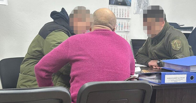 Командира взводу судитимуть за “бойові” виплати солдату, який ремонтував будинок його доньки