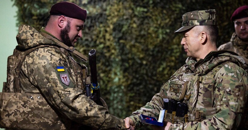 Сирський вручив державні нагороди та відзнаки українським воїнам (фото)