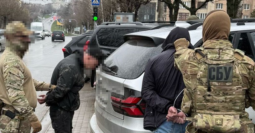 СБУ затримала банду рекетирів, які катували військових та онкохворих заради “данини”