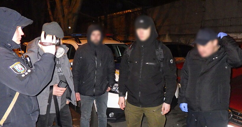 Маскував наркотики під гаджети: у Києві вилучили заборонених речовин на понад 3 млн грн