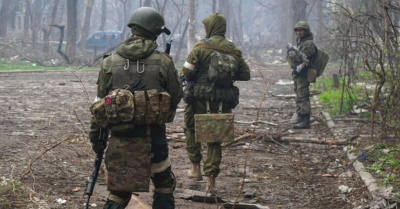 Росіяни накопичують сили у підземних комунікаціях Вовчанська, – ОТУ “Харків”