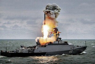 Росіяни тримають у Чорному морі два військові кораблі, загальний залп ракет – вісім “Калібрів”