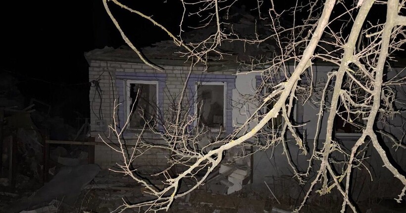Ворог завдав ударів по Куп'янську: горить будинок, поранено двох людей