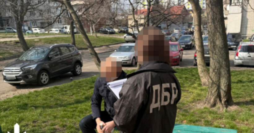 За $5000 обіцяв “зам’яти” факт загибелі неповнолітнього на виробництві: ДБР затримало посадовця 