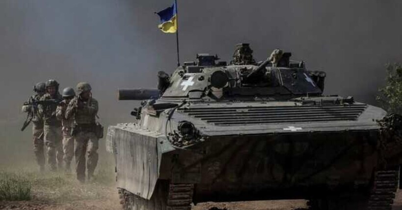 Українські оборонці знищили російський танк Т-90М та “буханку” на Харківщині (відео)