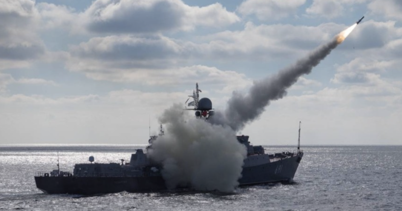 У Чорному морі на бойовому чергуванні перебувають два російські кораблі з 
