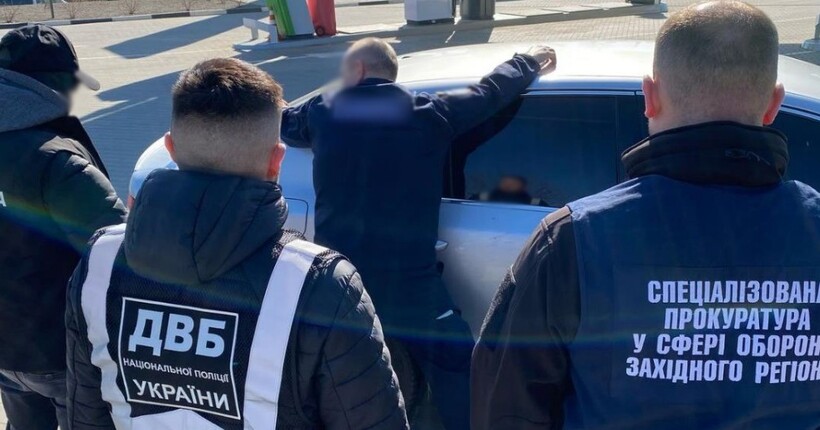 У Хмельницькому викрили схему продажу “броні” від мобілізації за $12000 