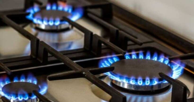 Ціна на газ у квітні: постачальники показали, скільки платитимемо за куб