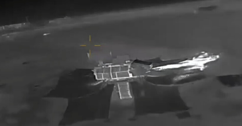 Дрони ГУР вразили катери та ЗРК окупантів у Криму (відео)