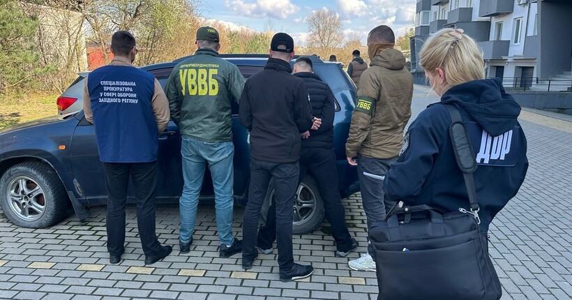 На Закарпатті затримали прикордонника за хабар у $5000 