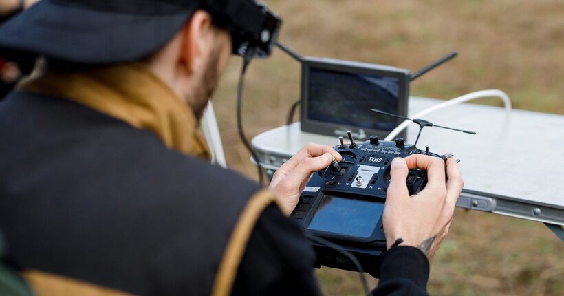 Brave1 протестували FPV-дрони на оптоволокні: Федоров розповів деталі