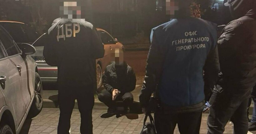 Прокурора Львівщини затримано за вимагання хабаря на суму 5 000 доларів