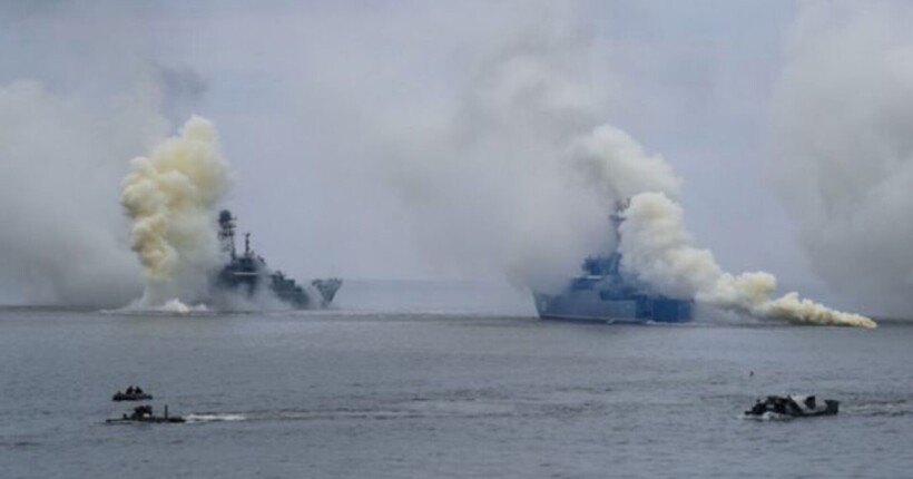 Росіяни тримають у Середземному морі три носії 