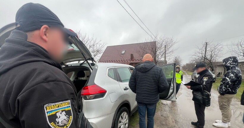 Корупційна схема на ремонті будівлі ДМС у Прилуках: привласнили майже 1 млн грн