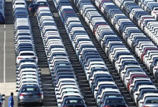 VW піднімає ціни, Mercedes переносить виробництво, а Ford пропонує знижки: як автогіганти реагують на мита США