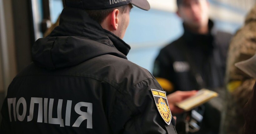 У Буковелі чоловік побив палицею коня: поліція розпочала кримінальні провадження
