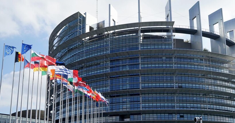 Корупційний скандал у Європарламенті: вісім осіб обвинувачені у хабарництві 