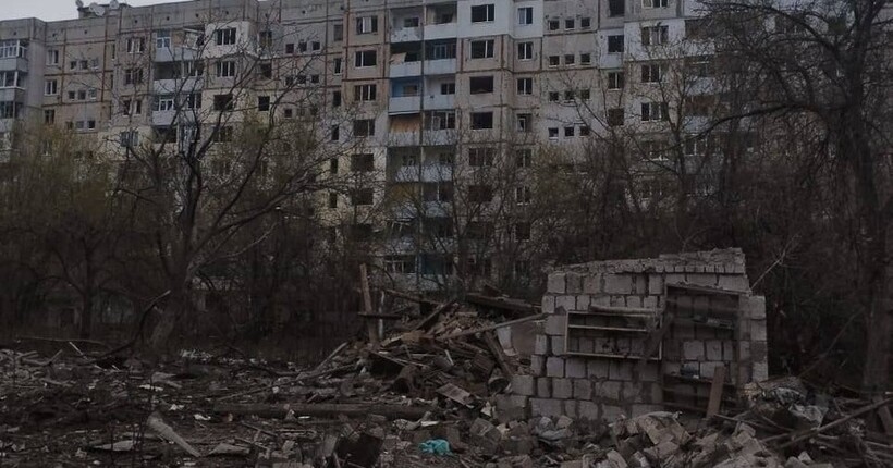 Удари по Харківщині: постраждала жінка, пошкоджено будинки та авто