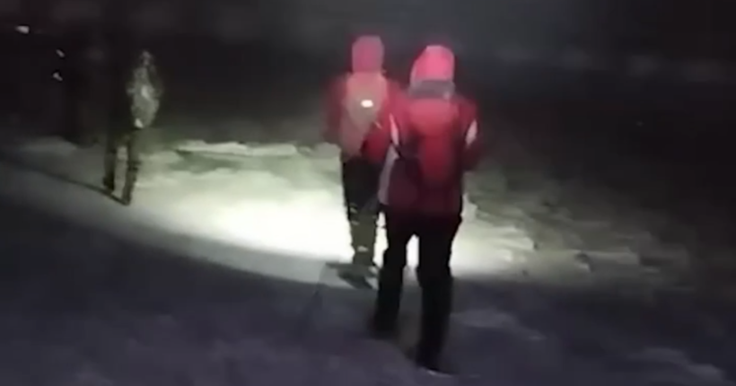 Прикордонники врятували двох чоловіків, які вісім діб блукали Карпатими
