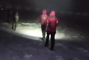 Прикордонники врятували двох чоловіків, які вісім діб блукали Карпатими