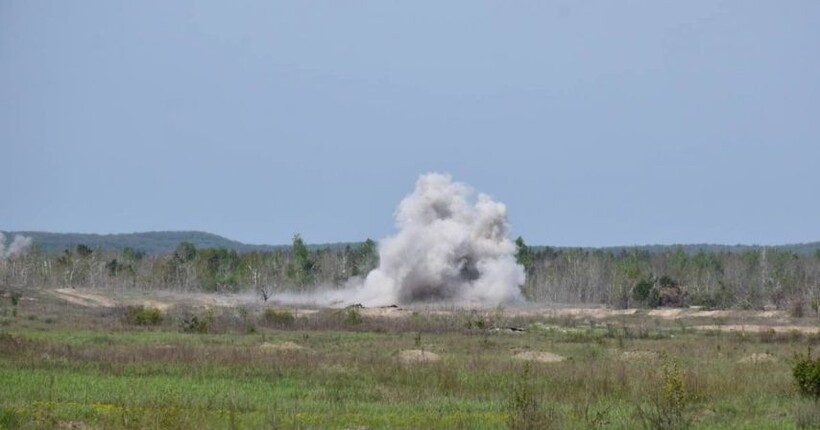 Ворог вночі обстріляв п’ять прикордонних громад Сумщини: зафіксовано 35 вибухів