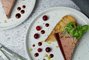 Домашній паштет із качки з чорносливом — покроковий рецепт