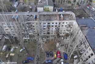 У МВС показали наслідки атаки на Миколаїв: 10 поранених, пошкоджені будинки і авто