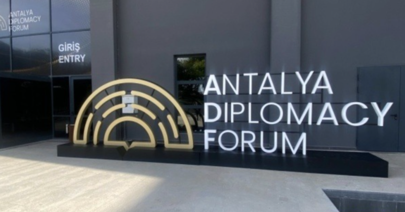 У Туреччині стартував Анталійський дипломатичний форум