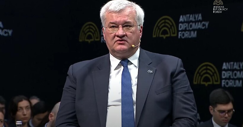 Жодна третя країна не має права вето на вступ України в НАТО - Сибіга на форумі в Анталії