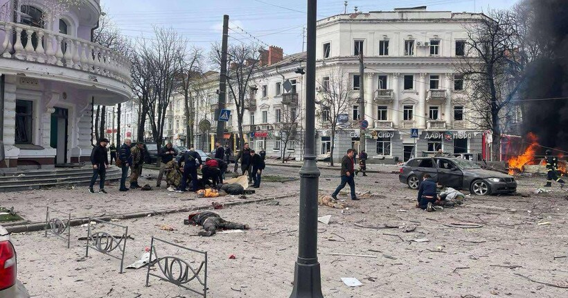 Ракетний удар по Сумах: загинули понад 20 осіб (фото і відео)
