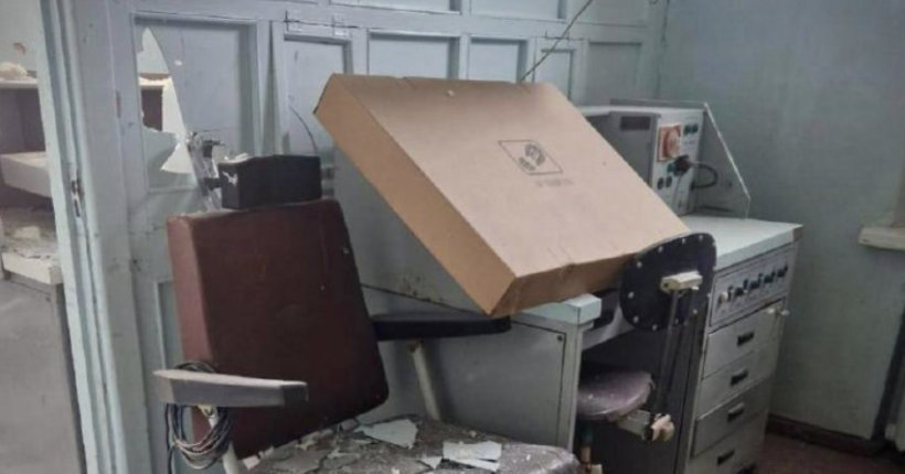 Окупанти завдали удар по лікарні на Чернігівщині: поранена медсестра