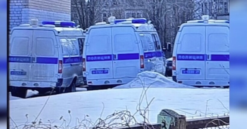 У Архангельську сталася пожежа в обласному управлінні внутрішніх справ: знищено чотири фургони