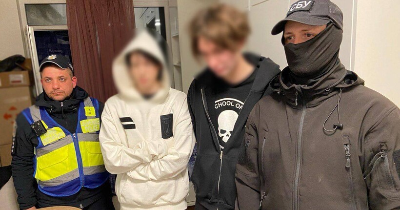 У Києві затримали молодиків, які слухали російську музику після обстрілу Сум