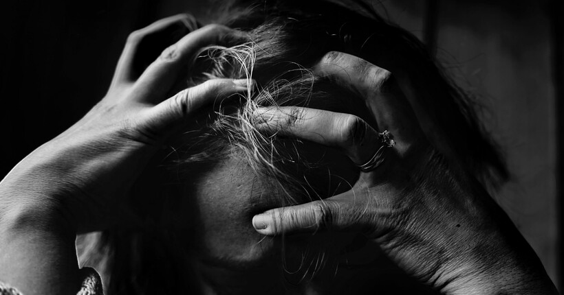 Стрес під час війни: психотерапевтка дала поради, як не збожеволіти від новин