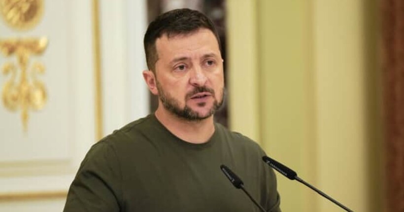 Зеленський: Майже половина зброї, яку використовують на фронті – українська  