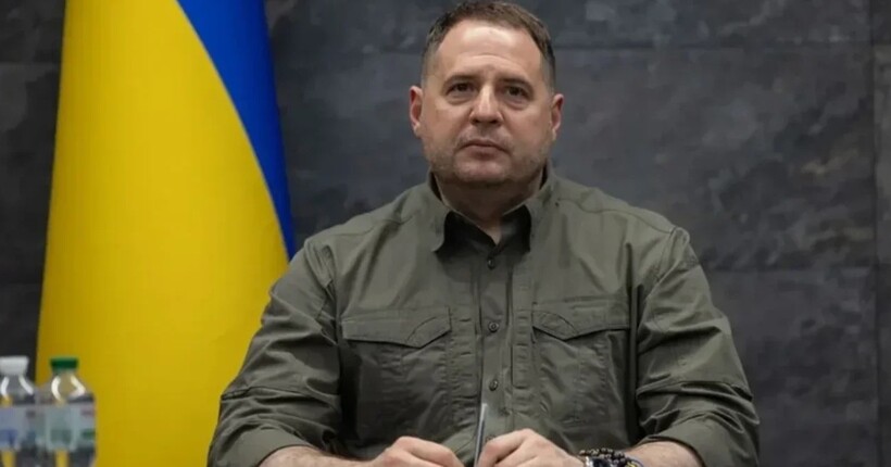 Єрмак, Сибіга та Умєров прибули до Парижа: яка мета візиту