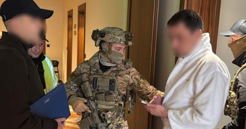 Заступнику голови КМДА оголосили підозру в організації нелегального виїзду чоловіків за кордон