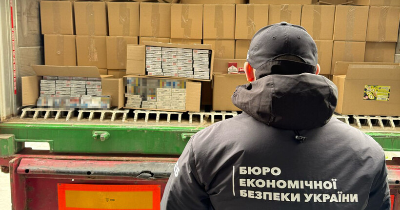 Ховали контрабанду в упаковці з-під морозива: БЕБ викрило організатора 