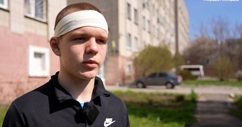 Рятував людей з палаючого автобуса у Сумах: 13-річного хлопчика нагородили відзнакою