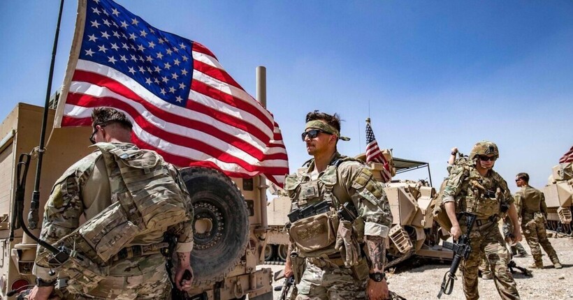 США скоротять військову присутність у Сирії майже вдвічі