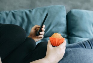 Не через їжу: вчені назвали нову причину набору ваги