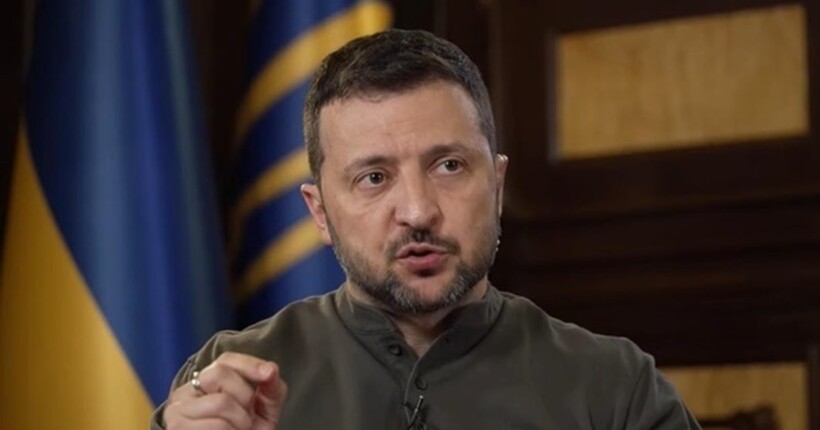 Зеленський про ситуацію на фронті: Росіяни збільшили використання важкого озброєння