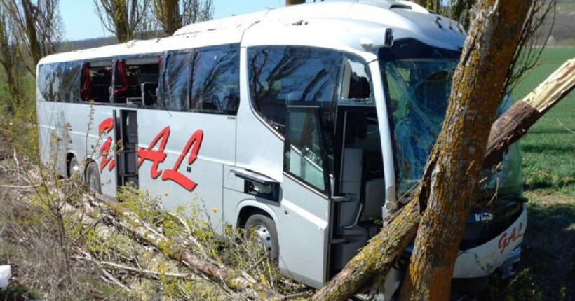 ДТП з пасажирським автобусом на Вінниччині: в аварії загинув іноземець, серед постраждалих 8-річна дитина