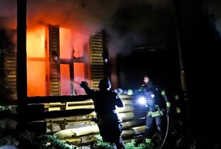На Київщині ліквідовано наслідки атаки рф: рятувальники загасили пожежу в готельно-ресторанному комплексі