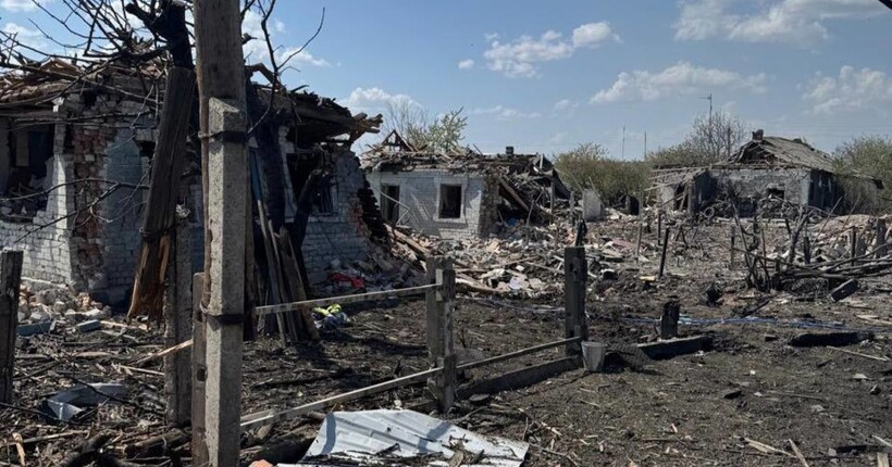 Росіяни авіабомбами атакували Донеччину: одна людина загинула, двоє поранено (фото)